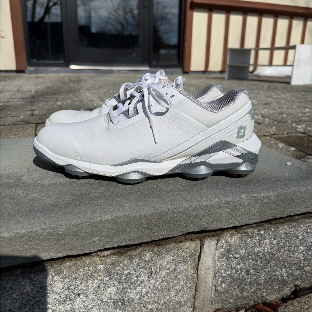 Footjoy Men’s Tour Alpha Golf ShoesWhite Silver Size 10.5